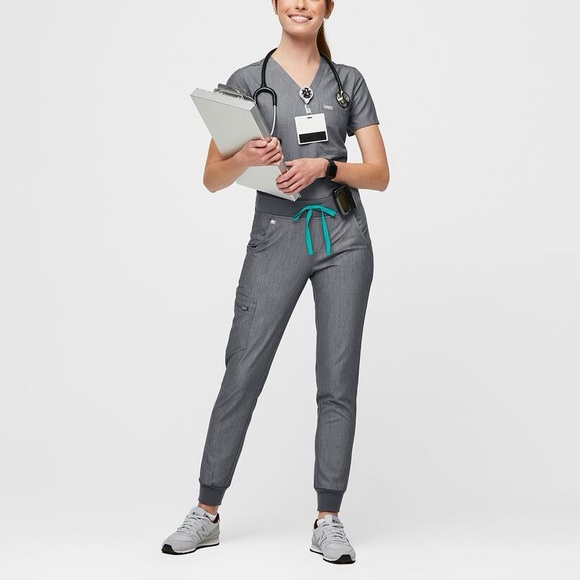 NWOT Figs Zamora 2.0 Gray Graphite Jogger Scrub Pants Sz S/P - Picture 2 of 9
